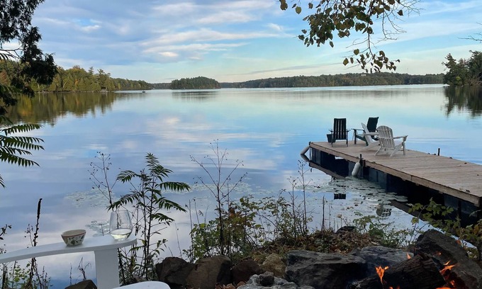Rideau Lakes Cabaña | Sun on the Brow Cottages - Grandview Cottage - Year round cottage