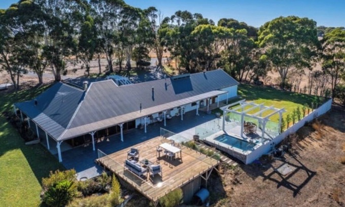 Kuitpo Otro | SUN RANCH- The perfect entertainer with unrivalled vistas & sunsets in privacy.
