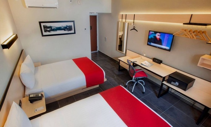 El Tezal Hotel | Sun, Sand & Cabo Fun | Walk to Beach, Nightlife & Water Tours - 3 Units
