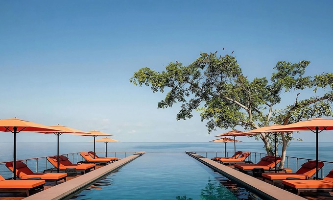 Lo de Marcos Casa | Sun, Sand & Relaxation! Pools, Beachfront, Free Parking, Free Breakfast!