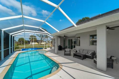 Long Meadow Casa | Sun-Soaked & Tranquil Getaway Relaxing Pool Area