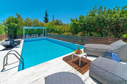 Dorida Casa | SUN VILLA GLYFADA