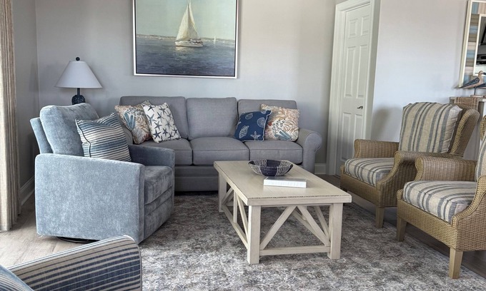 Ocean City Casa | Sunburst on 16th A Block from the Beach and Boardwalk! 2 Car Garage Ocean View