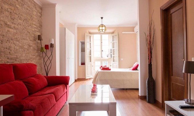 San Felipe Neri Apartamento | Suncity loft Carreteria