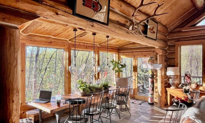 Sundance Cabina | Sundance Compound, Large Groups, Hot Tub, Casita, Sleeps up to 18!