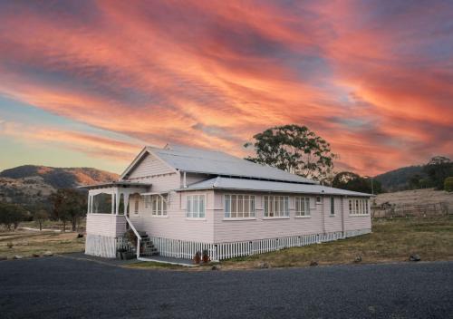 Tenterfield Casa | Sunday at Mirumiru with Views, Space and Serenity