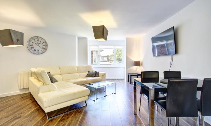 Roker Apartamento | Sunderland Short Stays 2 bedroom apartment Free Parking Fulwell SR6