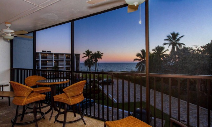 Sanibel Condominio | Reloj de sol de Sanibel, lujo, pasos a la playa, ver espectáculo de delfines desde Lanai