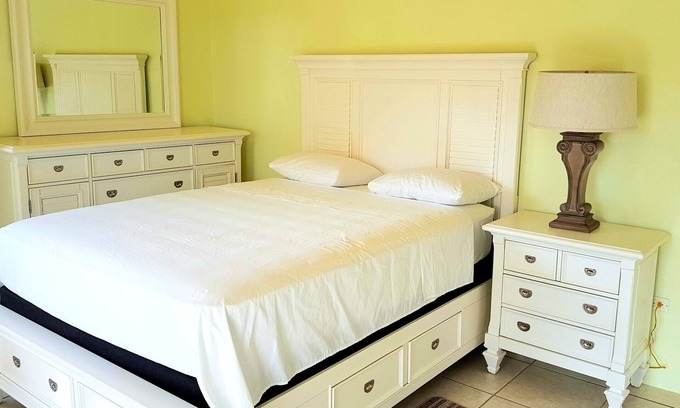 Road Town Apartamento | SUNFLOWER LANE APARTMENT #5 - OCEAN VIEW 7 mins from Capital
