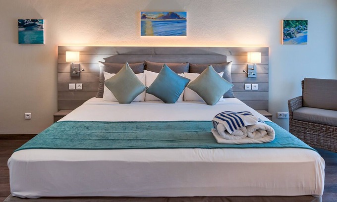 Grand Case Complejo | Sunkissed Shores Await | Studio Suite with Ocean Views & Island Adventures
