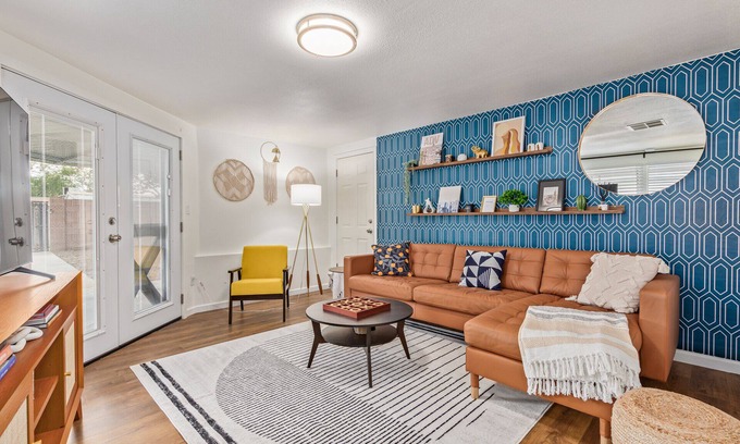 Camelback East Casa | Sunlit Mid-Mod Oasis Phoenix - LONG-TERM ONLY