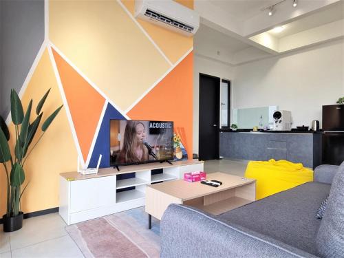George Town Apartamento | Sunlit Minimalist Suite, 7 Pax at Urban Suites Georgetown by SuperStay