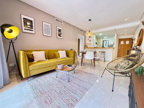 New Golden Mile Apartamento | Sunny 2Bed Resort Style Apartment New Golden Mile Estepona FREE PARKING WIFI & AIRCON