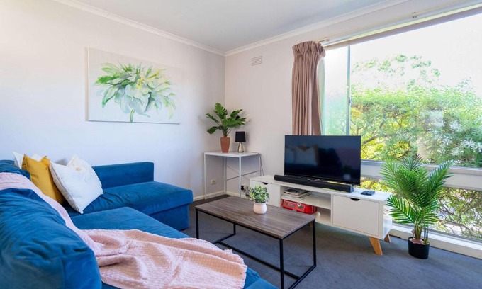 Highton Apartamento | Sunny 2BR Home in Highton Easy Geelong Access