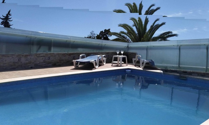 Guia Villa | Soleada villa de 3 dormitorios con piscina, gran jardín cerrado, barbacoa