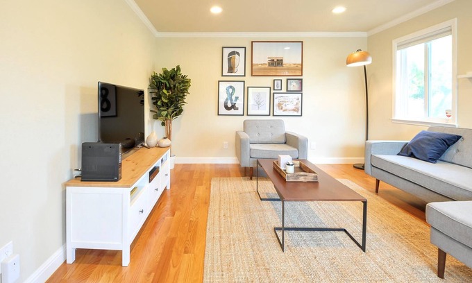 Nimitz Casa | Sunny 5BR Home in Sunnyvale Near Parks