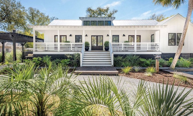Isle of Palms Casa | ¡Nuevo listado! Soleado 4BR con piscina de agua salada cerca de la playa