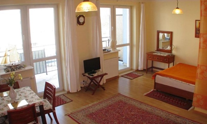 West Pomeranian Voivodeship Apartamento | Sunny Aga Apartment 200m to sea promenade