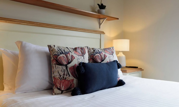 Ambleside Casa | Sunny Ambleside Escape & Home Office