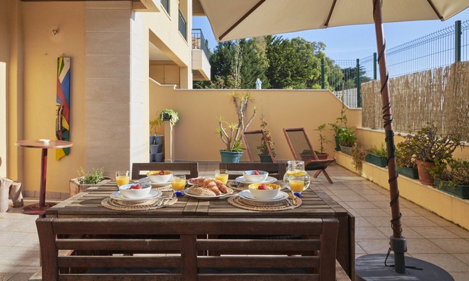 Lombos Apartamento | Sunny apartament at Carcavelos Beach, by TimeCooler