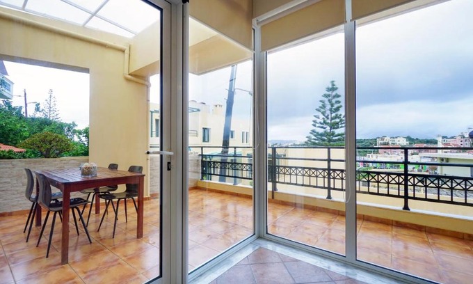 Makrys Tichos Apartamento | Sunny Apartment
