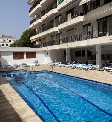 Tossa de Mar Apartamento | Sunny apartment with pool
