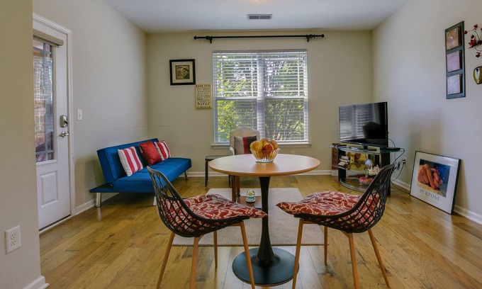 Apex Apartamento | Sunny Apex Vacation Rental w/ Pool Access!