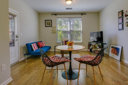 Apex Apartamento | Sunny Apex Vacation Rental with Pool Access!