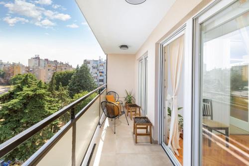 Veruda Apartamento | Sunny Aura Beach Apartment - spacious and bright, with parking
