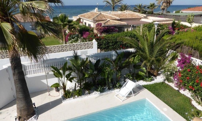 Urbanizacion Marbessa Villa | Sunny Beach Villa (Marbesa) Marbella con fantásticas vistas al mar, piscina privada