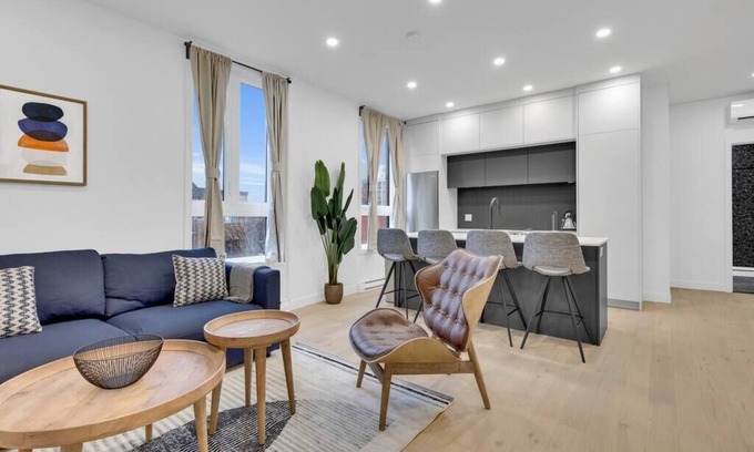 Southwest Condominio | Sunny, bright & natural apt, centrally located