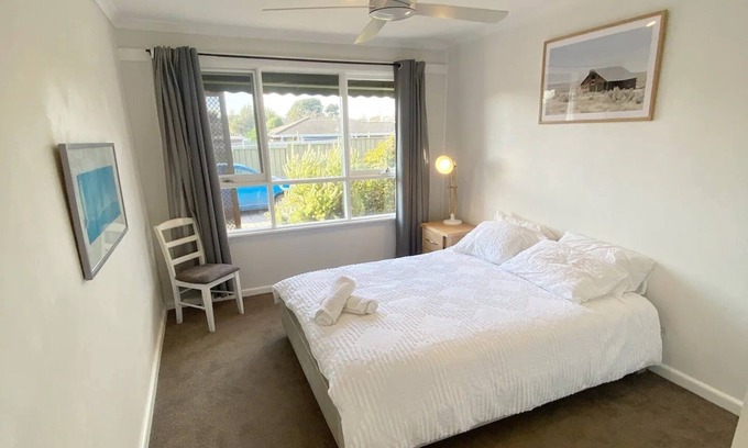Frankston Casa | Sunny central stay, entire unit