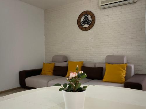 Stefanestii de Jos Apartamento | Sunny Deluxe Apartment Cosmopolis