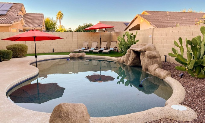 El Mirage Casa | Sunny Desert Escape with Heated POOL! Near Spring Training, Stadium & Westgate