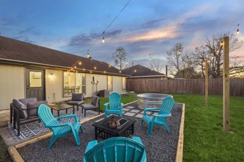Richmond Casa | Sunny Door Escape - Entire House in Richmond TX with Cowboy Pool