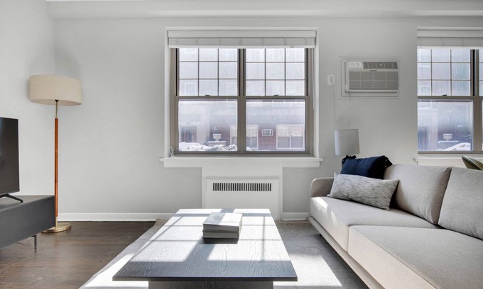 Evanston Apartamento | Sunny Evanston 2BR, 1 mile from Northwestern campus, by Blueground