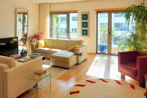 Queijas Apartamento | Sunny Flat Lisbon Oeiras
