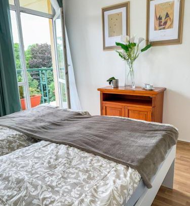 Prague 4 Apartamento | Sunny Flat with Terrace & Park View Near City Centre