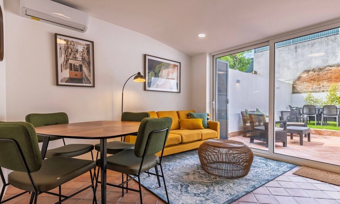 Santa Engracia Apartamento | Sunny Garden 2BDR Apartment by LovelyStay