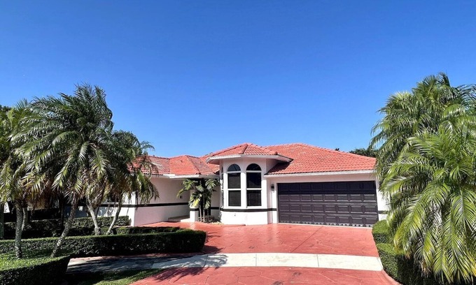 Tamiami Casa | Sunny Getaway: Relaxing Miami Home