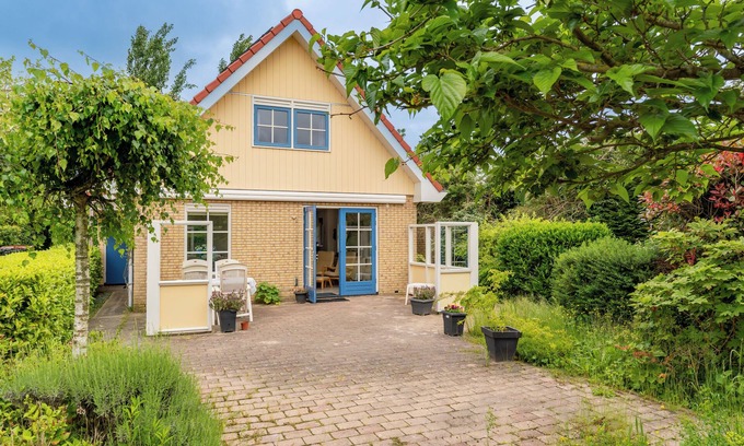 Schoorl Casa | Sunny holiday home close to the dunes