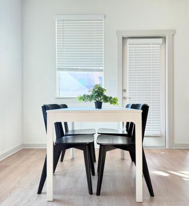 McNeil Casa | Sunny House