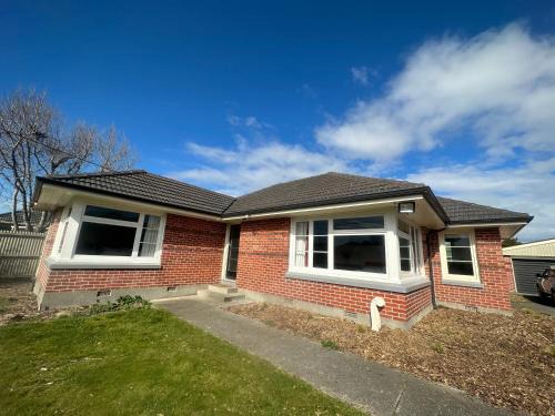Burnside Casa | Sunny House with 5 Bedrooms(near airport)