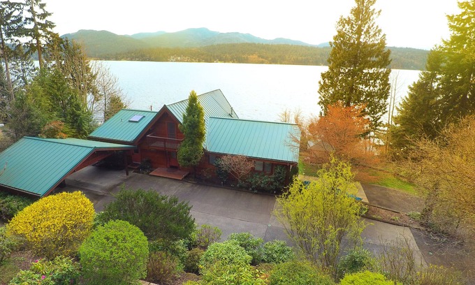 Bellingham Casa | Sunny Lake Whatcom Waterfront Pvt 200 'Playa / Muelle / Lanzamiento de botes / Kayaks