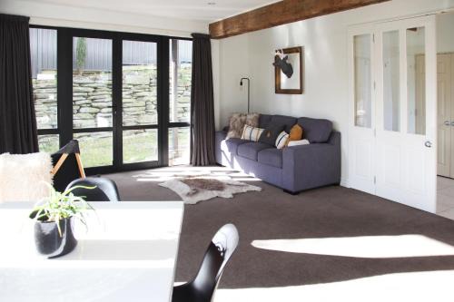 Kelvin Heights Casa | Sunny Lakeside Haven