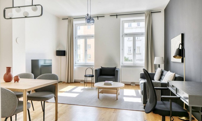 Matzleinsdorf Apartamento | Sunny Margareten 2BR w/ Elevator near Matzleinsdorferplatz, by Blueground