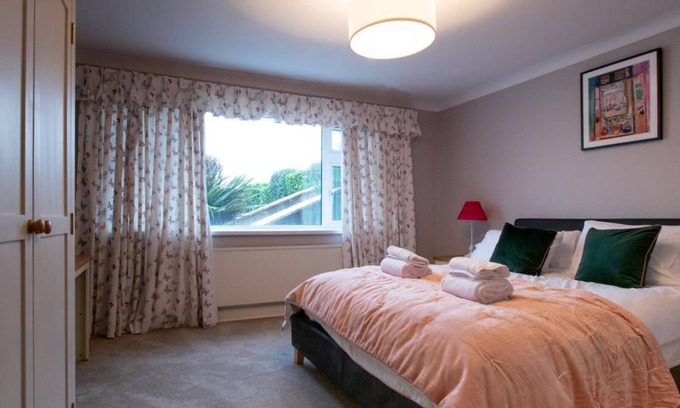 Llanrhidian Casa | Sunny Marshes in the beautiful Swansea