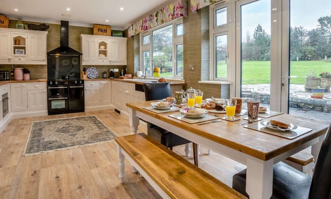Llanrhidian Casa | Sunny Marshes in the beautiful Swansea