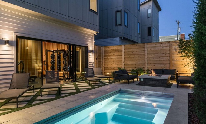 Edgehill Casa | Sunny Modern Oasis Pool, Hot Tub, Fire Pit, Grill, Rooftop