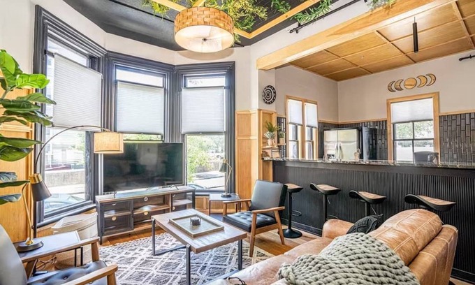 Federal Hill Apartamento | SUNNY- Nordic-Inspired Flat. Intimate & Beautiful